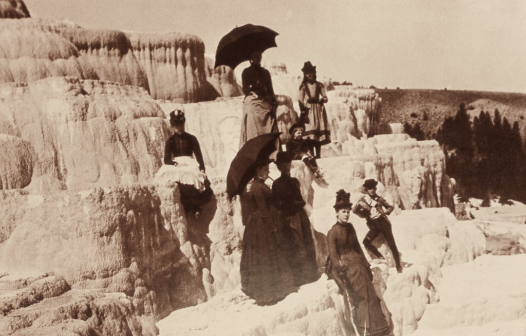 early visitors mammoth hot springs between 1872_1918