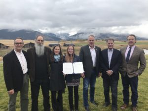Signing ceremony ban on Paradise Valley mining